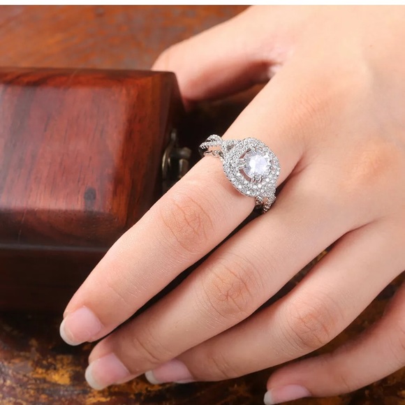 Gorgeous 925 Silver Rings Round Cut White Sapphire - Picture 3 of 9